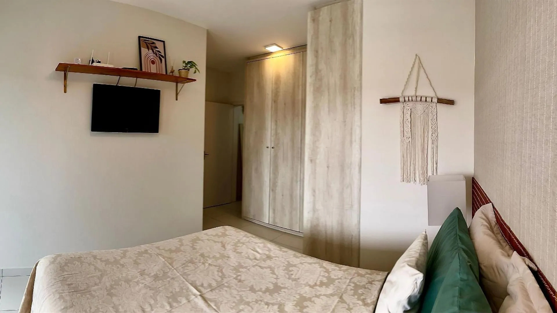 Casa 02 Suites, 15Km Beto Carrero E 700M Da Praia - Estacionamento - Area De Lazer Privativa Com Churrasqueira - Wi-Fi E Cozinha Completa Piçarras بيت للعطل