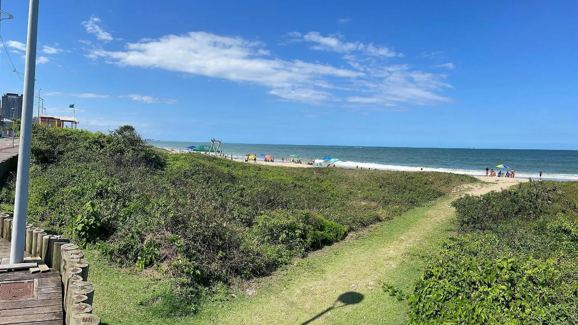 Casa 02 Suites, 15Km Beto Carrero E 700M Da Praia - Estacionamento - Area De Lazer Privativa Com Churrasqueira - Wi-Fi E Cozinha Completa Piçarras بيت للعطل