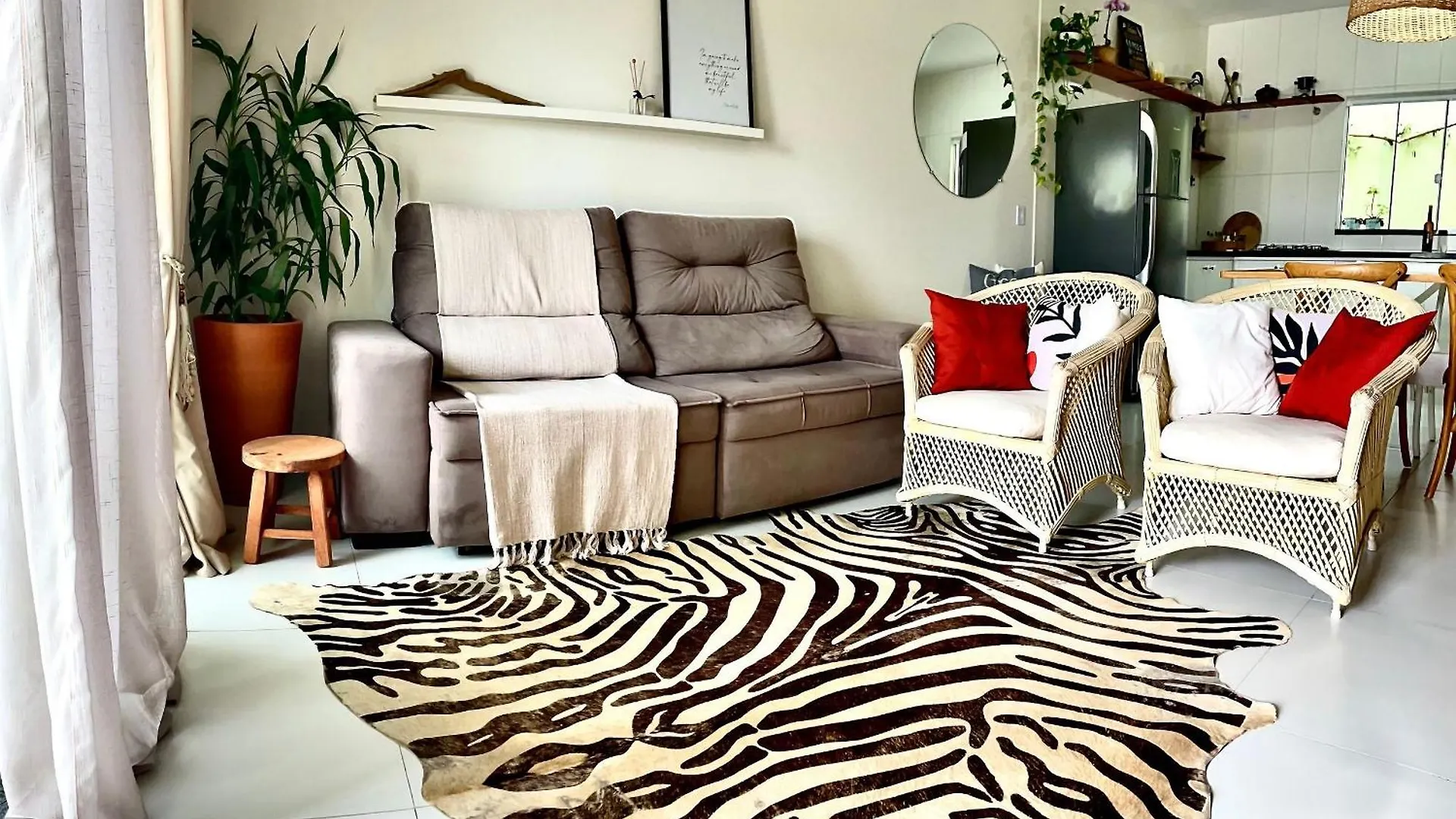 Casa 02 Suites, 15Km Beto Carrero E 700M Da Praia - Estacionamento - Area De Lazer Privativa Com Churrasqueira - Wi-Fi E Cozinha Completa Piçarras 0*,  البرازيل